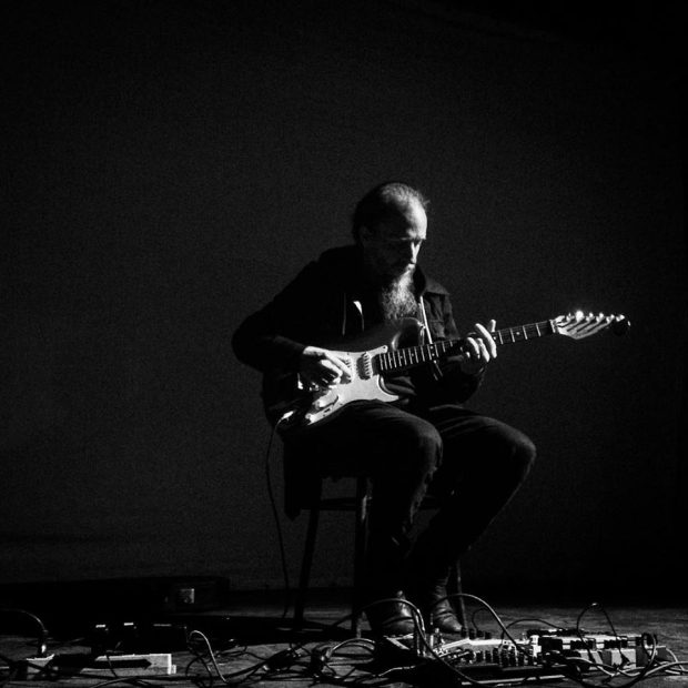 Aidan Baker. Live in Milano. Photo by https://www.instagram.com/deenlluks.