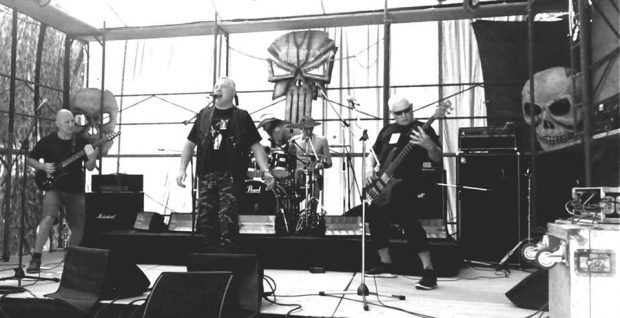 Grupė STRESAS rengia debiutinį albumą, kuris maloniai nustebins ne vieną sunkiosios muzikos mėgėją.