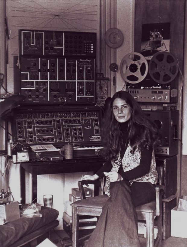 LAURIE SPIEGEL: I asked John Cage once what music he listens to when he just feels like listening to some music. He told me he opens the window and listens to the traffic on 6th Avenue