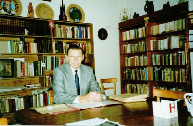 Kazys Kaktavičius darbo kabinete. Leono Peleckio-Kaktavičiaus asm. archyvo nuotraukos.