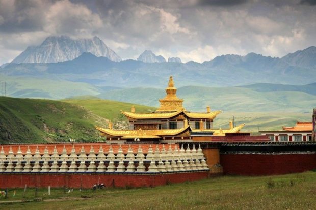 https://wallpapertag.com/wallpaper/middle/8/8/a/639231-tibetan-wallpaper-3840x2160-smartphone.jpg