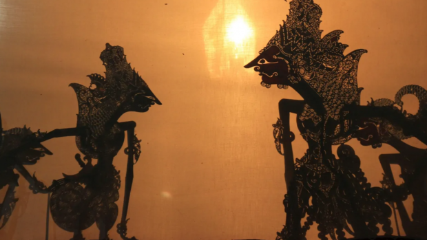 https://ecency.com/story/@riko/shadow-puppets-show-an-indonesian-tradition-that-has-been-recognized-by-unesco-fc9e0caebf2d5