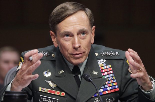 Davidas H. Petraeusas JAV itin vertinamas už savo nuopelnus kare ir žvalgyboje. www.politico.com nuotr.