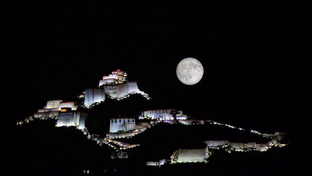 https://www.wallpaperflare.com/potala-palace-buddhist-tibetan-buddhism-asia-china-lhasa-wallpaper-truys