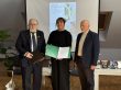 Leonas Peleckis-Kaktavičius, Gintarė Gurevičiūtė, Gintautas Černeckis. Plungės vaikų ir jaunimo bibliotekos archyvo fotografija